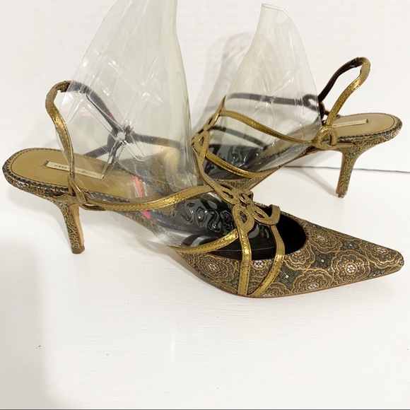 Max Studio Strappy Slingback Leather and Fabric Pointed Toe Fabric Covered Heels - Picture 3 of 12